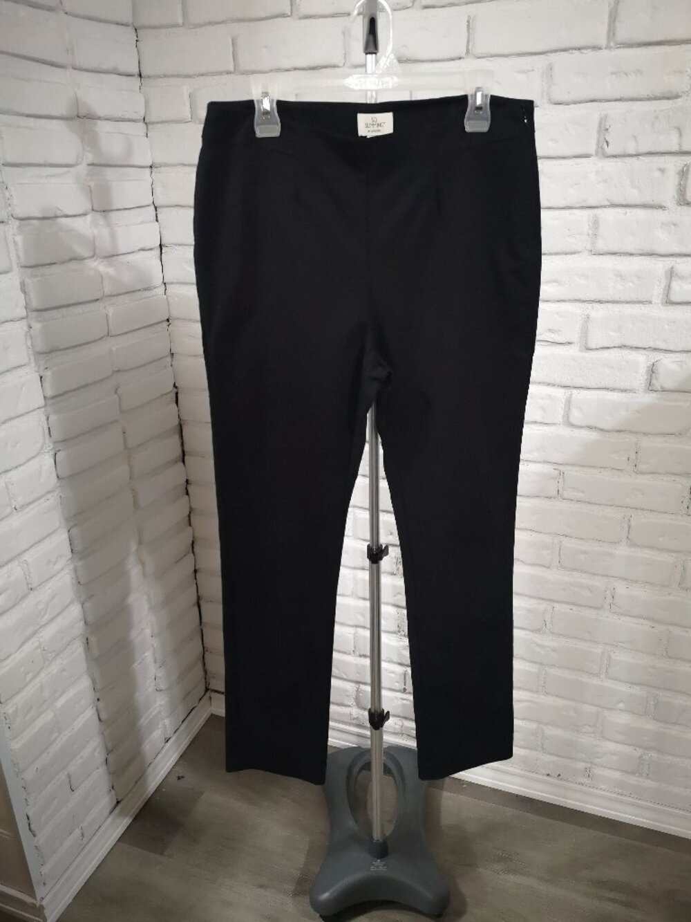 So Slimming by Chico's Ladies Size 1 (Approx. 8 US) Black Side Zipper Pants